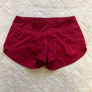 Dark red Lululemon Speed Up Low-Rise Lined Short 2.5". Size 4 Reg.